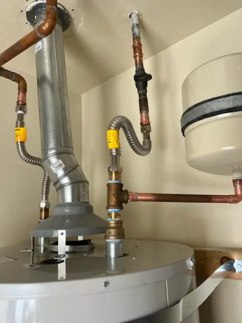 Water heater installation and plumbing repair in Fifteenth Street